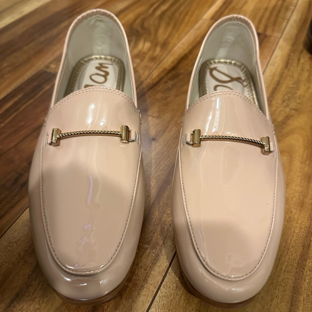 Blush loafer.